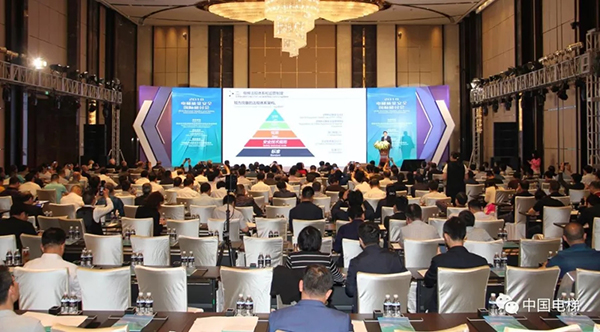 国产乱老熟妇吃嫩草