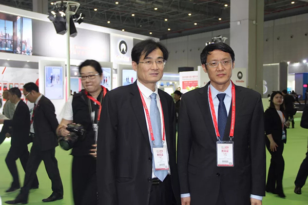 国产乱老熟妇吃嫩草