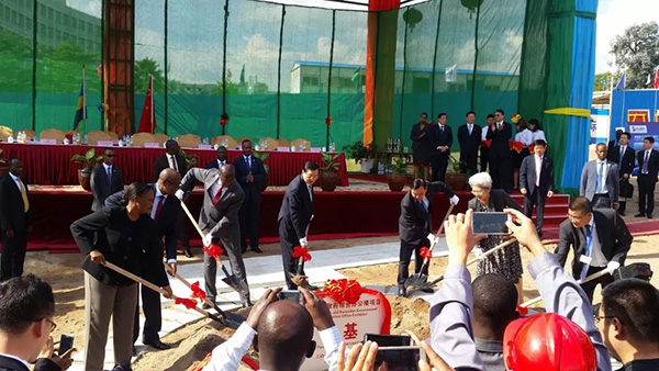 国产乱老熟妇吃嫩草