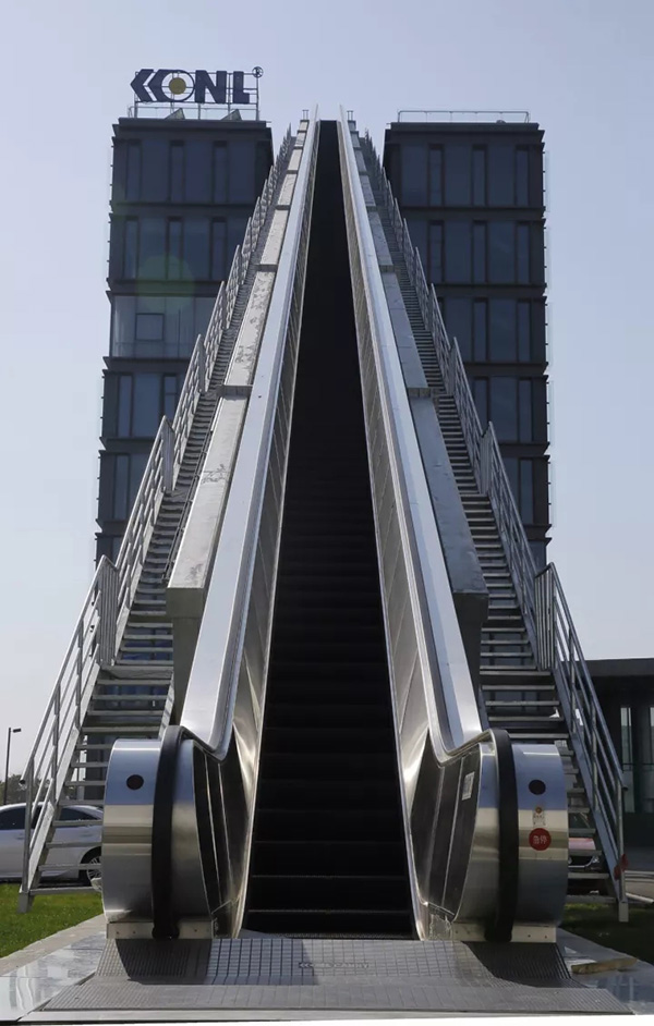 国产乱老熟妇吃嫩草