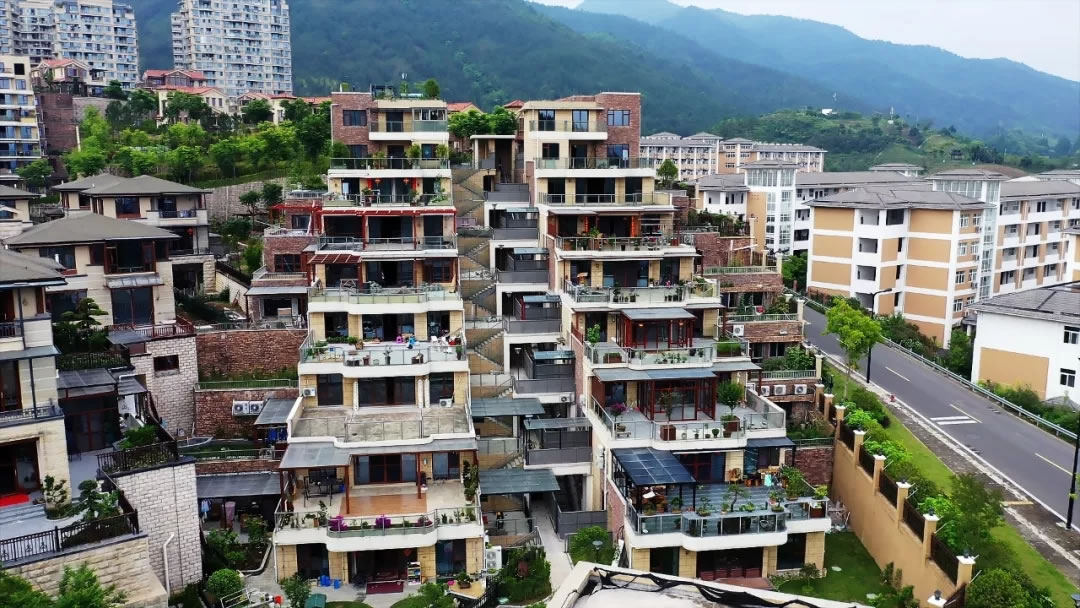 国产乱老熟妇吃嫩草