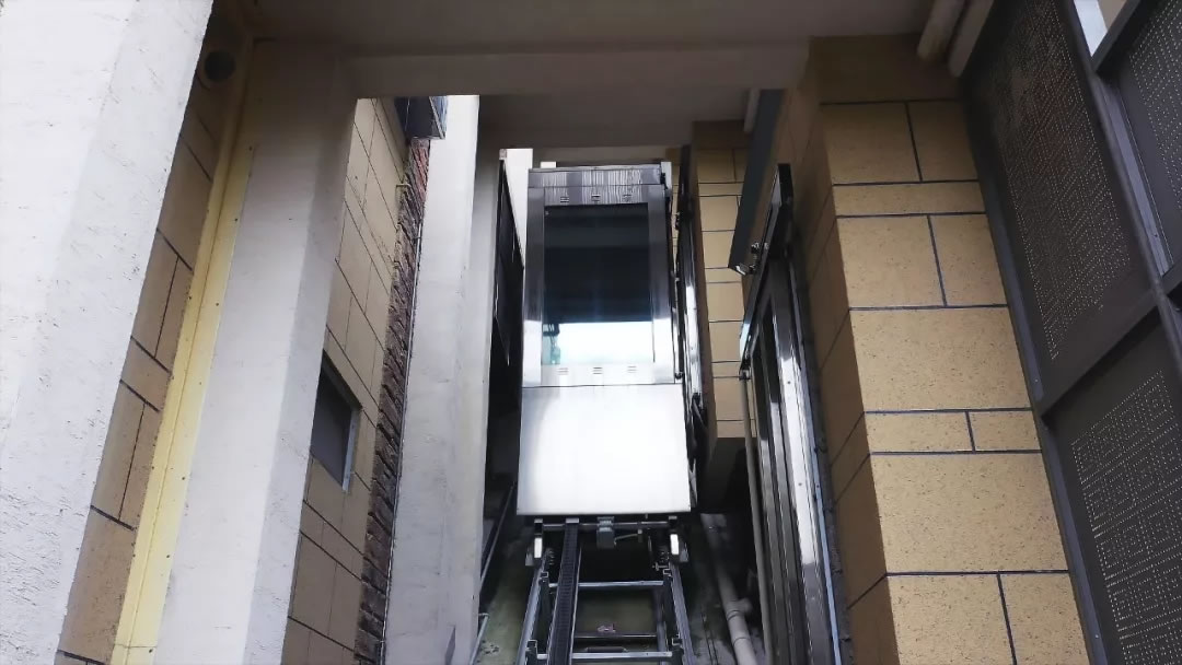 国产乱老熟妇吃嫩草